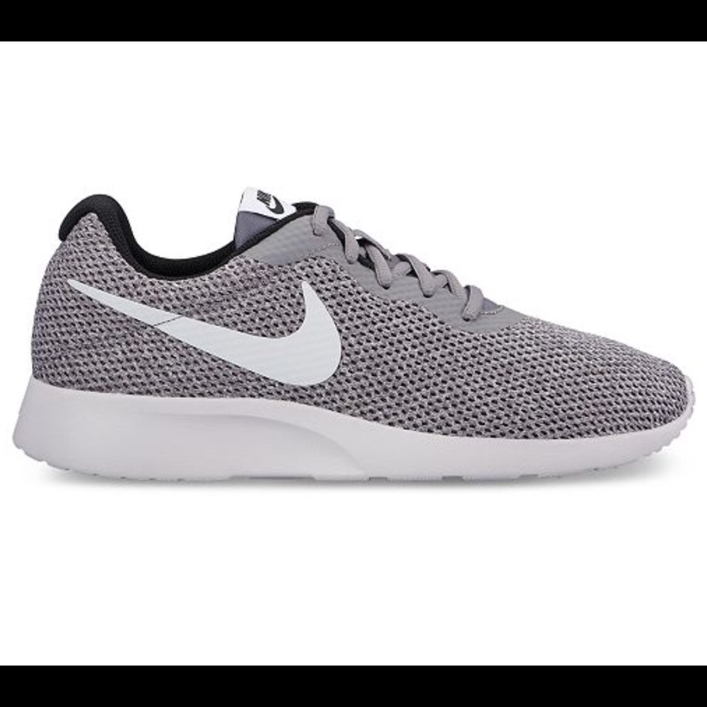 Nike Tanjun